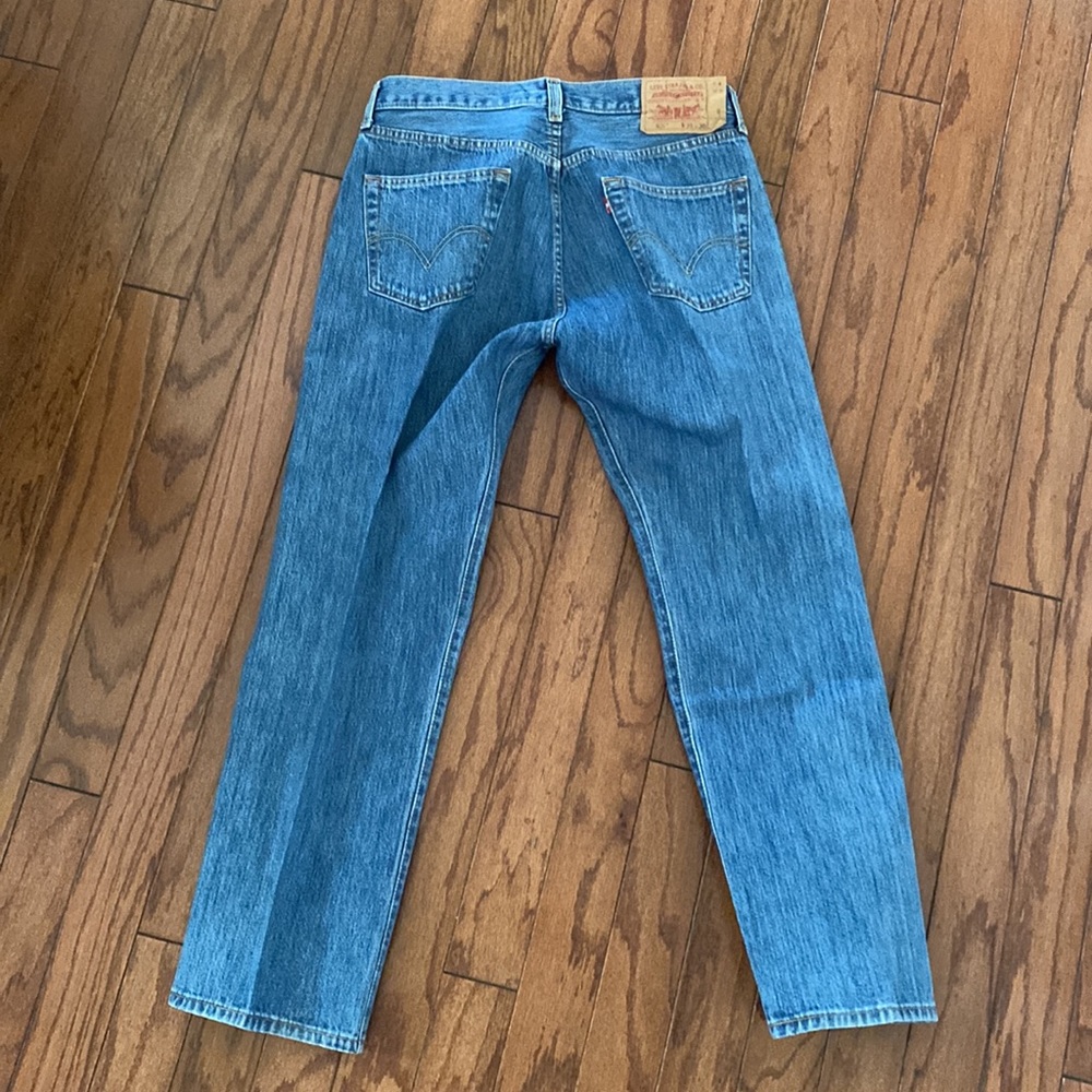 Levi Men’s 501 Jeans - Picture 5 of 8